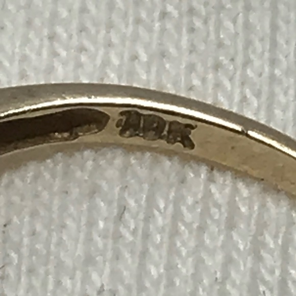 10k Solid Yellow Gold Oval Genuine Amethyst Ring Size 6.5 - Picture 6 of 12